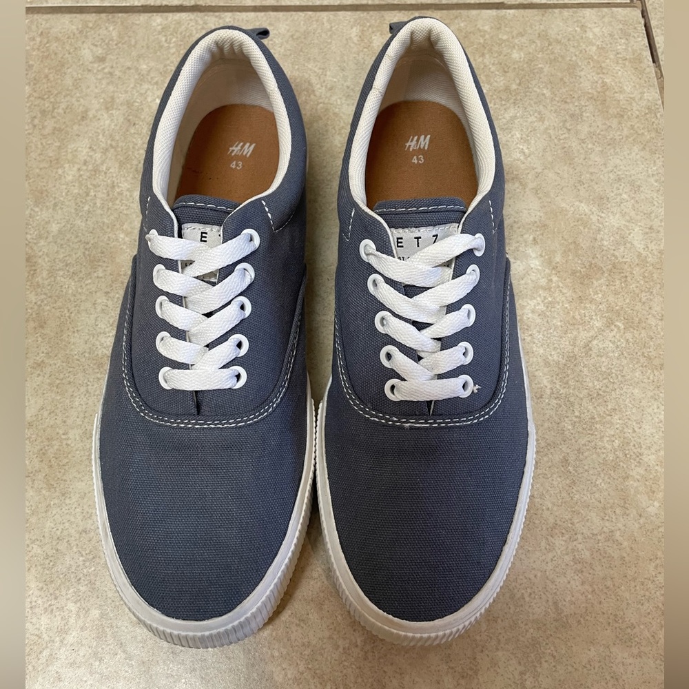 H&M Men’s ETZ shoes Blue and white Size 10